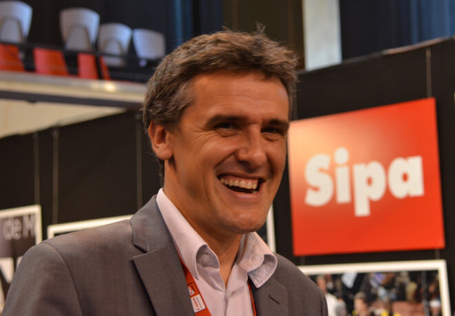 Olivier Mégean, dg de Sipa sur le stand de l’agence à Visa pour l’image 2012 © Geneviève Delalot Olivier Mégean, dg de Sipa sur le stand de l’agence à Visa pour l’image 2012 © Geneviève Delalot
